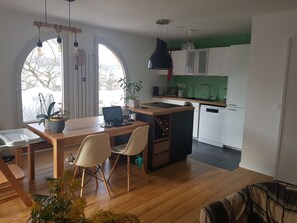 Unclassified image, 2 of 9, button - Duplex with a terrace just outside Paris (Clamart)