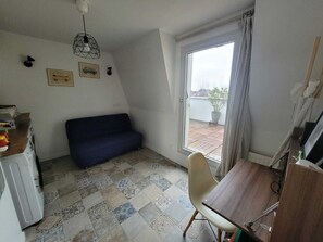 Unclassified image, 4 of 9, button - Duplex with a terrace just outside Paris (Clamart)