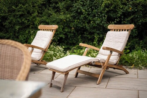 Luxury Barn, Countryside Escape in a beautiful village, family & pet-friendly!