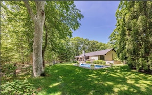 Exterior - Quiet Hamptons Home Backing 165 Acres of Preserve - excellent location (East Hampton)