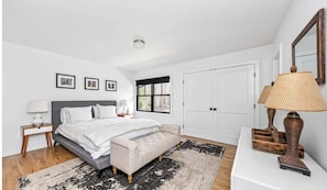 Desk, iron/ironing board, free WiFi, bed sheets - Quiet Hamptons Home Backing 165 Acres of Preserve - excellent location (East Hampton)