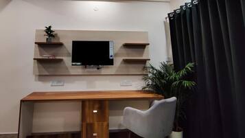 Desk, laptop workspace, WiFi (free), bed sheets