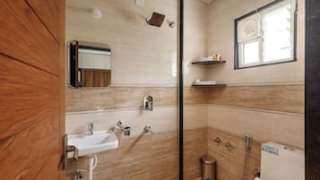 Towels, soap, shampoo, toilet paper