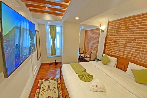 Deluxe Double Room, City View | Desk, laptop workspace, WiFi (free)