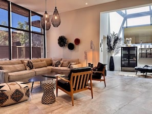 Living area - VILLA DOLCE VECCHIA—Exceptional Villa in Cala Rossa—Beach within walking distance, sleeps 10 (Lecci)