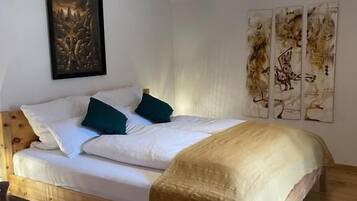 Chambre Double, non-fumeurs, vue colline | Rideaux occultants, chambres insonorisées, Wi-Fi gratuit