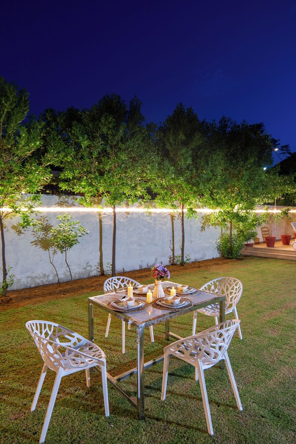 Tempat makan outdoor