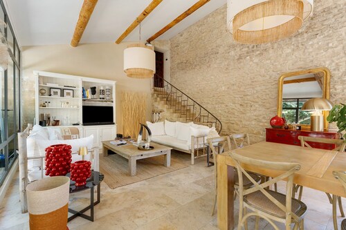 Domaine Marbault with Pool, Wi-Fi, and Air Conditioning
