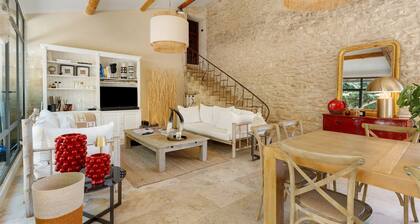 Domaine Marbault with Pool, Wi-Fi, and Air Conditioning