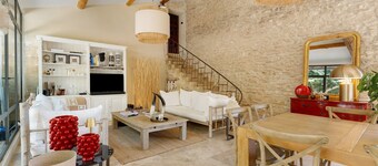 Domaine Marbault with Pool, Wi-Fi, and Air Conditioning