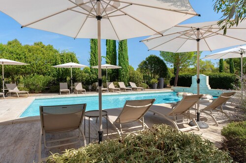 Olivier Apartment with Pool, Mountain View, Wi-Fi, and Air Conditioning