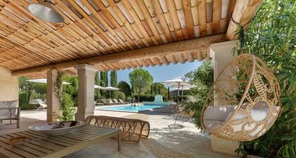 Olivier Apartment with Pool, Mountain View, Wi-Fi, and Air Conditioning