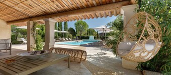 Olivier Apartment with Pool, Mountain View, Wi-Fi, and Air Conditioning