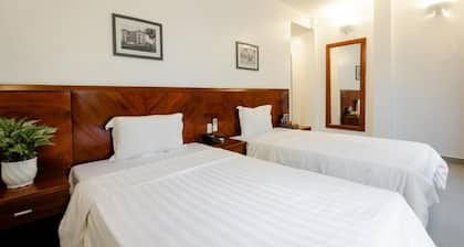 White Palace Hotel 2