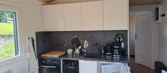 Tiny Home 'Haus Barsch' met Uitzicht op Meer, Wi-Fi en Airconditioning