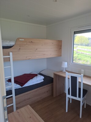 2 bedrooms, WiFi, bed sheets - Tiny Home 'Haus Barsch' with Lake View, Wi-Fi and Air Conditioning (Lohmen)