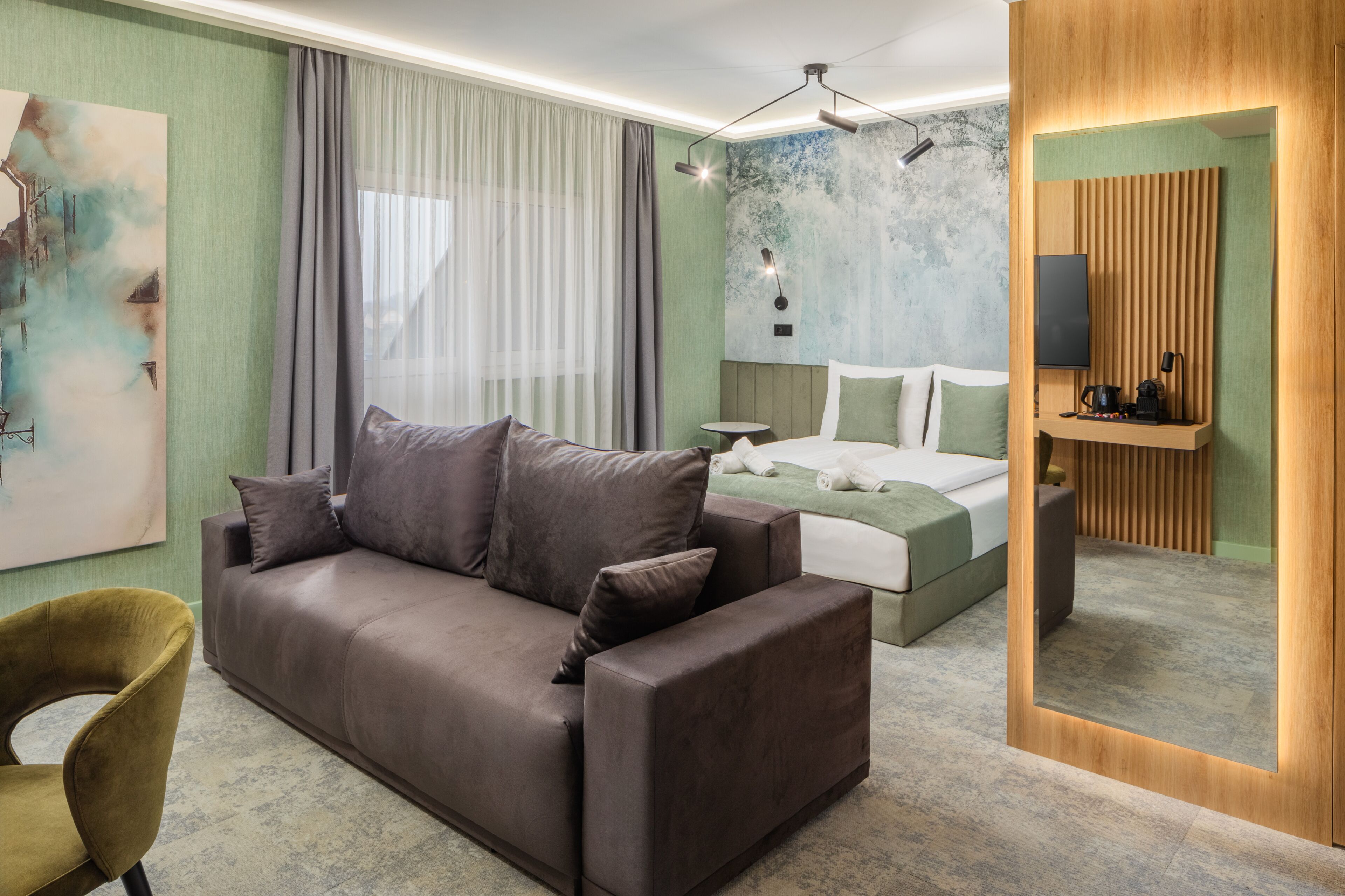 In-room safe, desk, laptop workspace, free WiFi