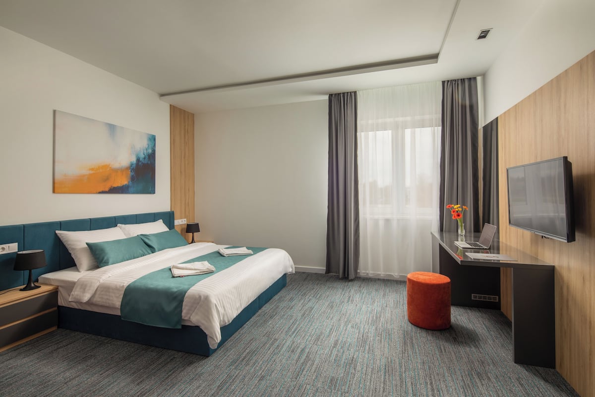 Family Double Room, Lake View