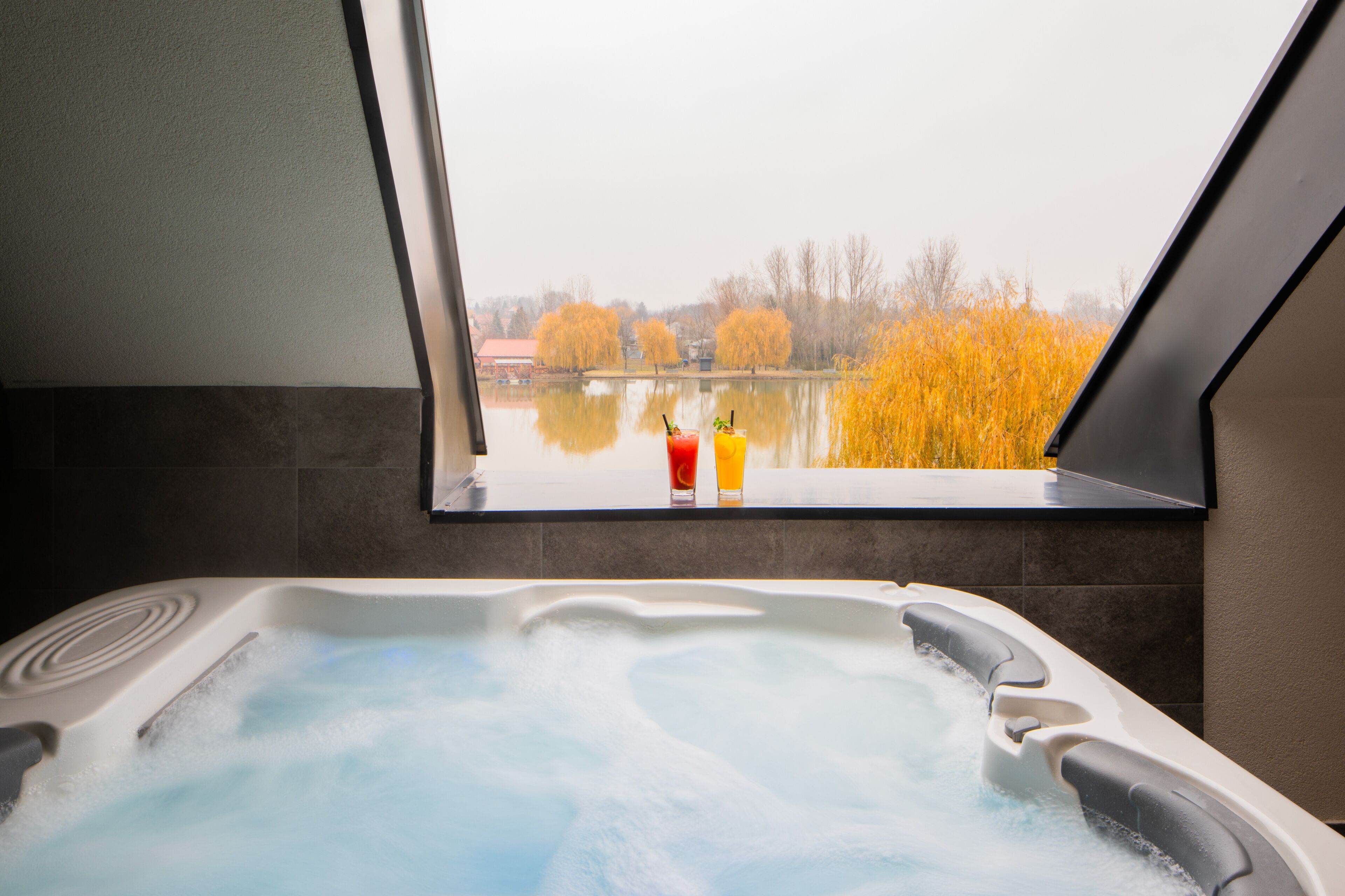 Presidential-Suite, Balkon, Seeblick | Außen-Whirlpool