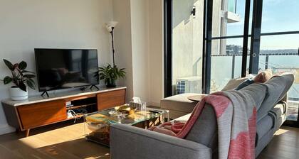 New & Quiet 2BR/2BA with Sydney Tower Views, Close to Metro & Shopping Centre