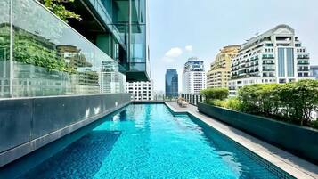 Kolam renang outdoor