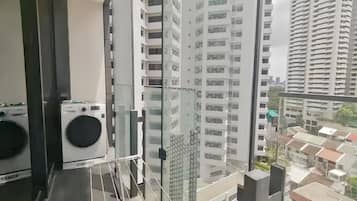 Appartement, balkon, uitzicht op stad | Interieur