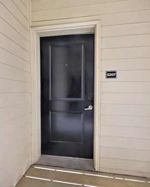 Exterior detail - Modern Family-Friendly 2BR (Princeton)
