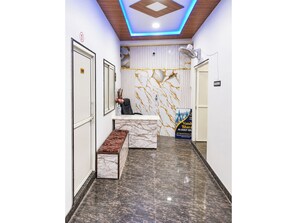 Exterior - Hotel Vande Bharat Stay Varanasi (Varanasi)