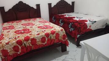 5 bedrooms, free WiFi, bed sheets