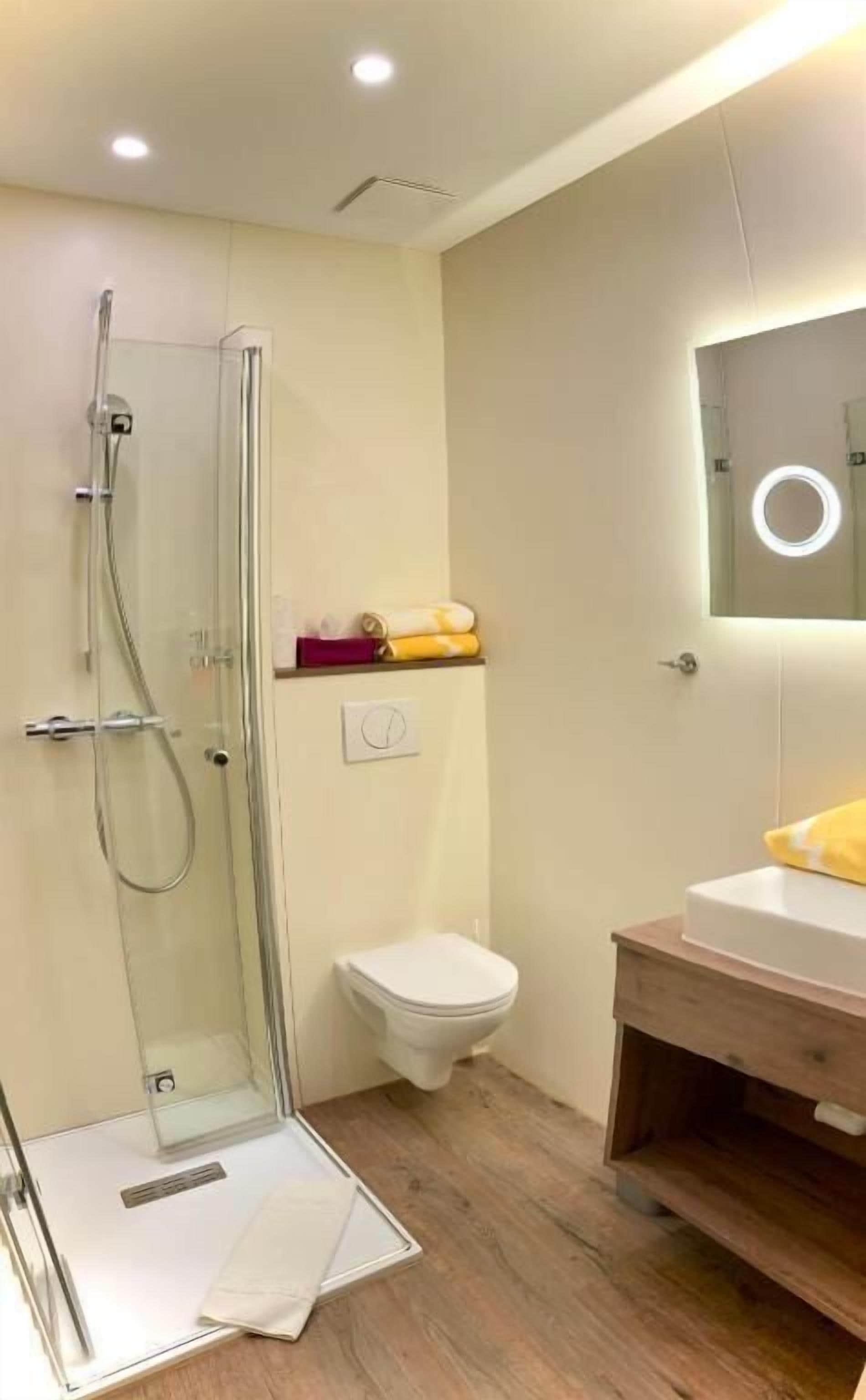 Chambre Double, balcon, vue montagne | Salle de bain