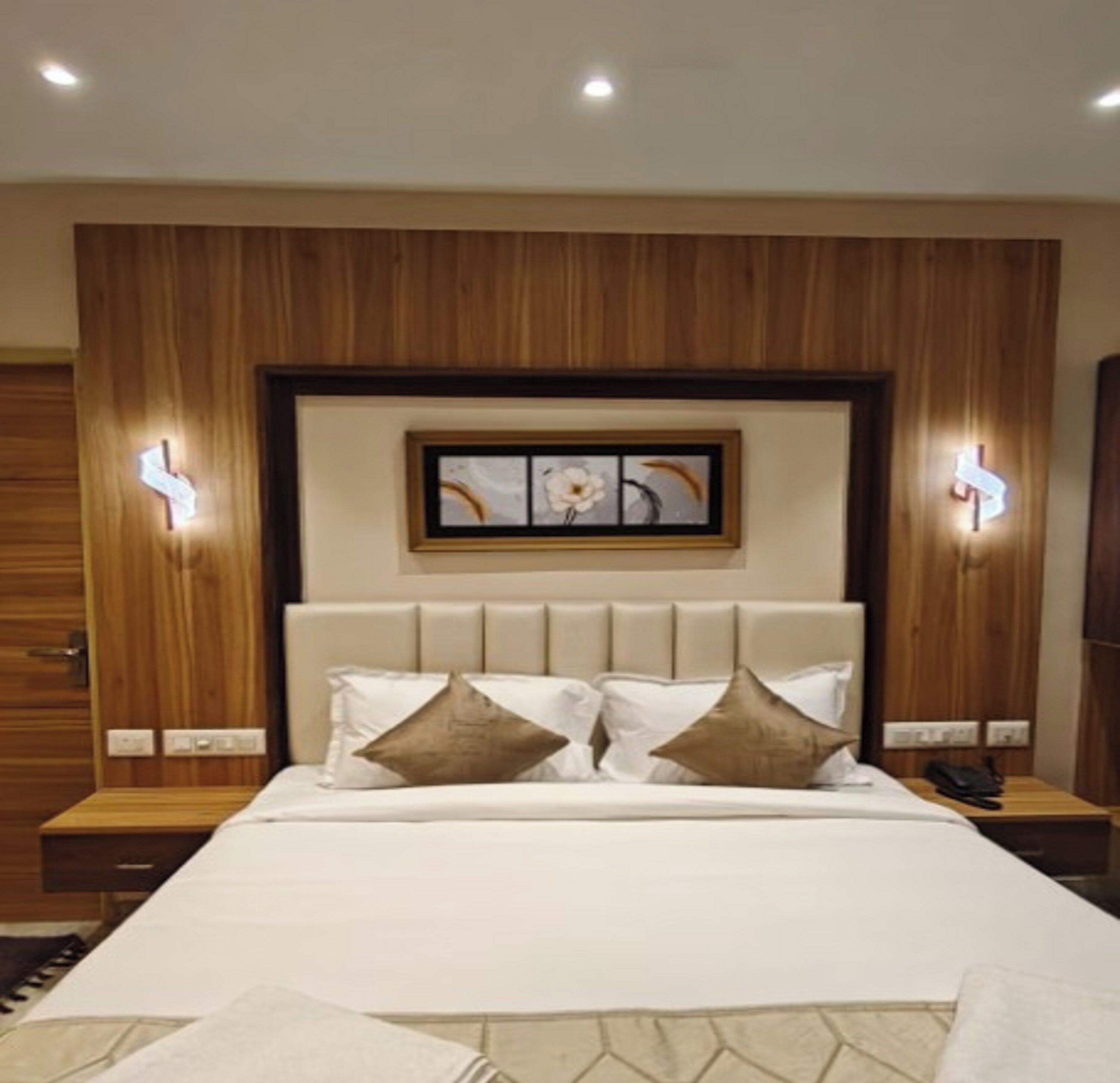 Premium Room | Hypo-allergenic bedding, free WiFi, bed sheets