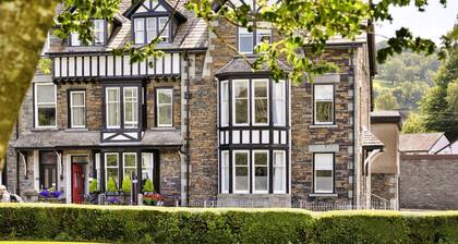 Room Near Lake Windermere