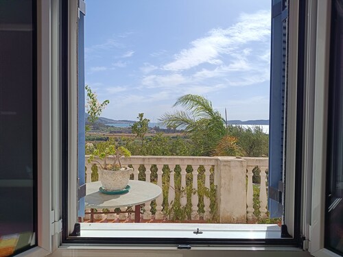 Elektra apartment, Gialova. 3 mins drive from the centre of the village.