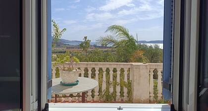 Elektra apartment, Gialova. 3 mins drive from the centre of the village.
