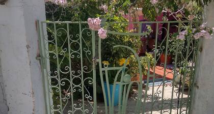 Perfect Gialova location. Double room 3 mins car / 15 mins walk to the beach.