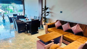 Sala de estar en el lobby
