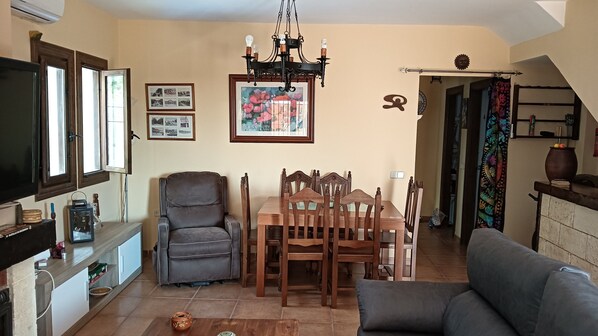 TV, fireplace, table tennis