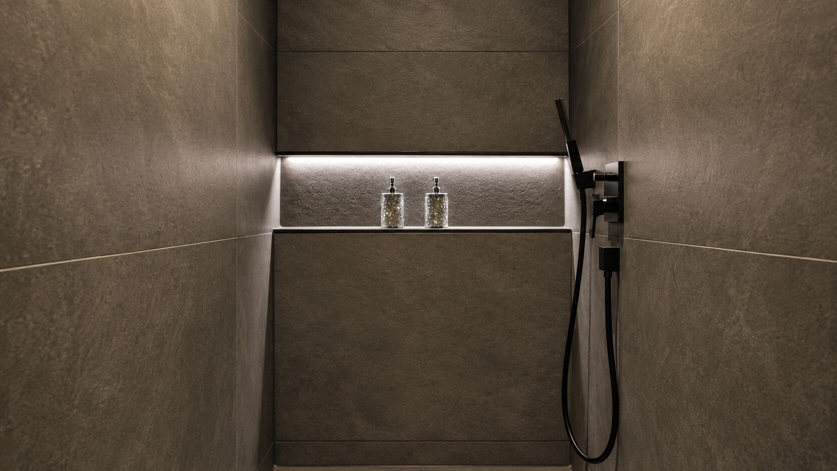 Sursee Silver Luxury Suite (Private spa with whirlpool and infrared sauna) | Salle de bain