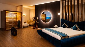 Suite luxueuse | Couette en duvet, minibar, accès au Wi-Fi (inclus), décor unique