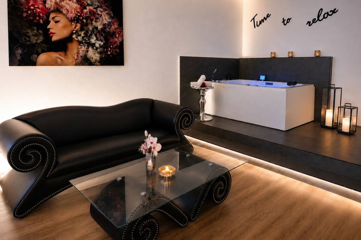 Suite de luxe, vistes al pati | Bany | Banyera i dutxa independents, assecador de cabells, tovalloles i sabó