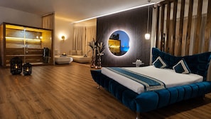 Sursee Diamond Luxury Suite (Private spa with whirlpool and Finnish sauna) | Living area | 65-inch LED TV with digital channels, streaming services - Privat Relax-Spa Sursee / Luzern mit Whirlpool und Sauna (Schenkon)