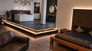 Luxury-Suite, Blick auf den Innenhof | Wohnbereich