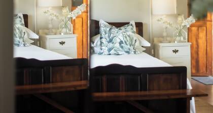 Karakul 4-bedroom cottage with views in charming Stanford