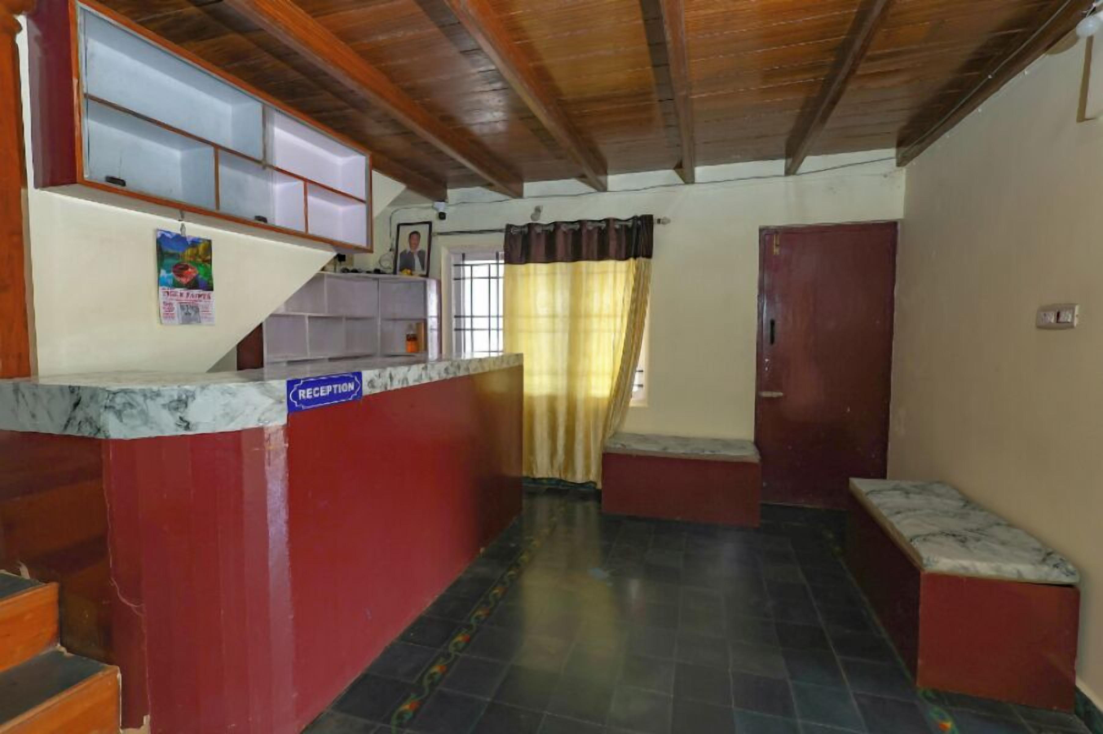 Suite | Lobby