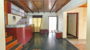 Suite | Lobby