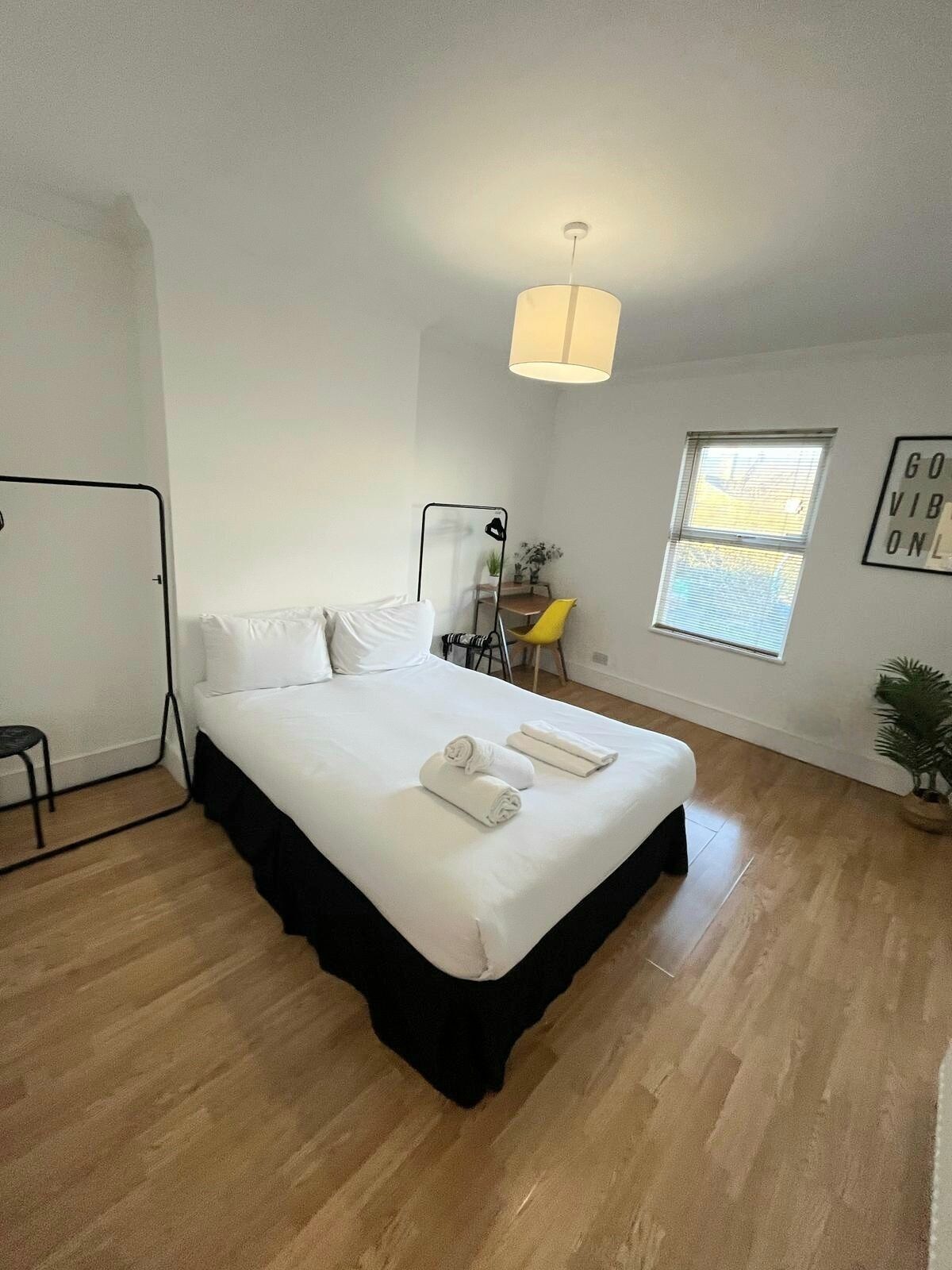 2 slaapkamers, een strijkplank/strijkijzer, wifi, beddengoed