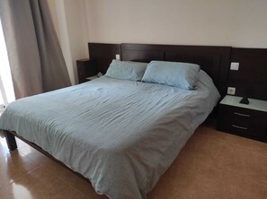 3 chambres, fer et planche à repasser, draps fournis