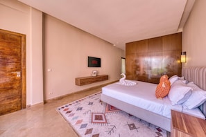 3 bedrooms, iron/ironing board, Internet