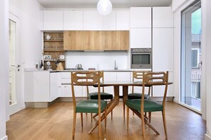 Dining - UR NEST Dotti - Modern and bright two-bedroom apartment in Saragozza (Bologna)