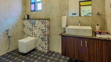 Deluxe Villa | Bathroom